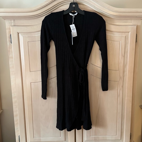 *2/$10 SALE* American Eagle Wrap dress - Picture 1 of 4